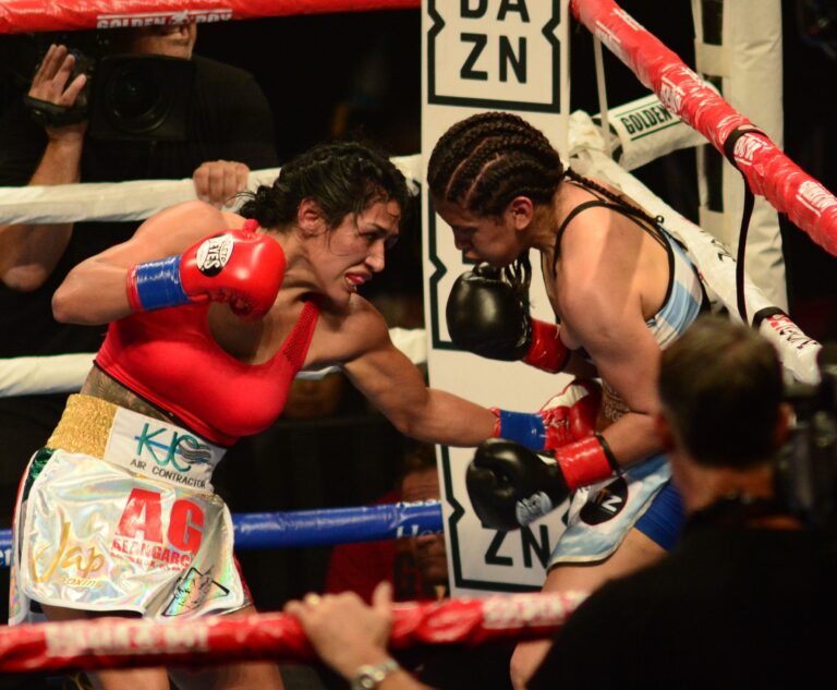 Arely-Mucino-vs-Leonela-Yudica.jpg