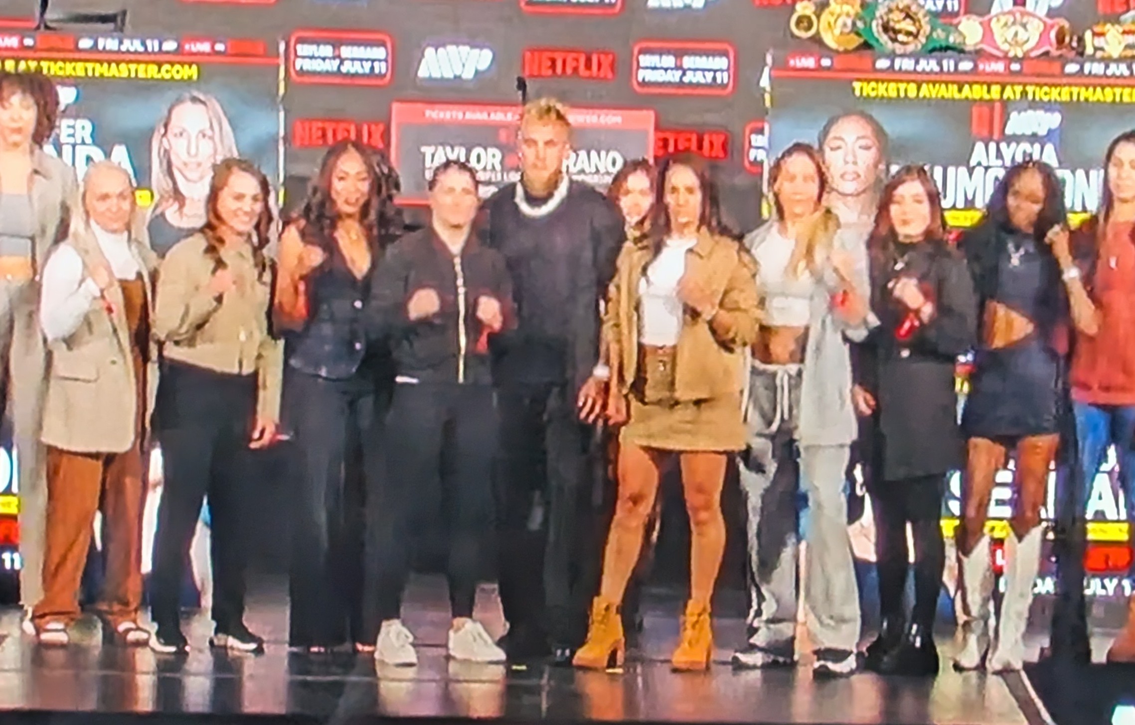 Female-Boxing-Invasion-Begins-on-D-Day.jpg